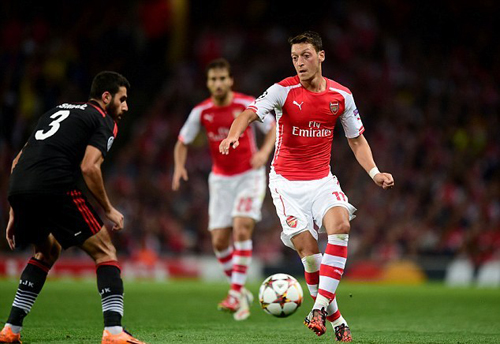 Mesut Ozil được tôn vinh vì những đóng góp từ thiện ảnh 1